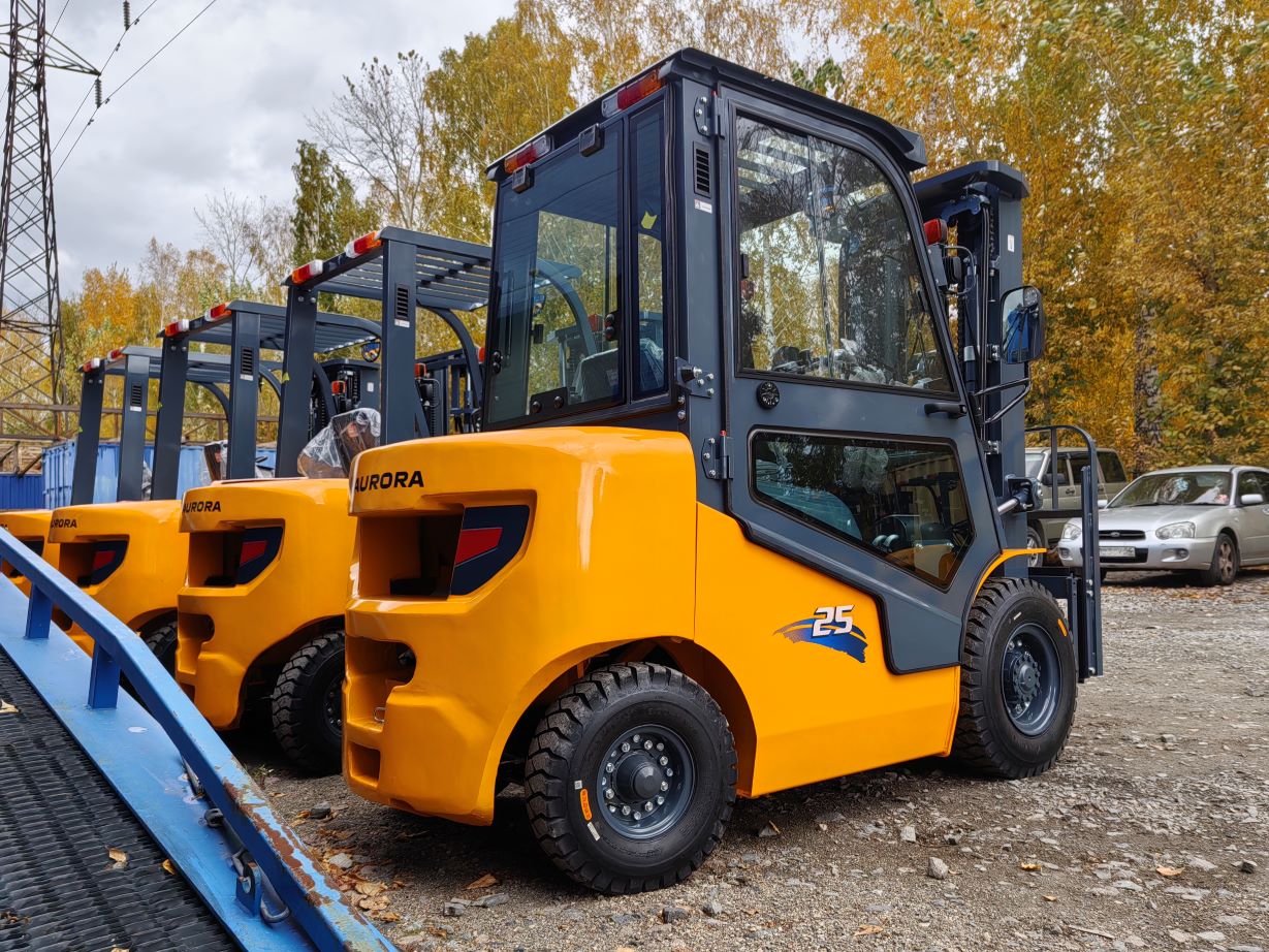 Бензиновый автопогpузчик Aurora Forklift CPQD25