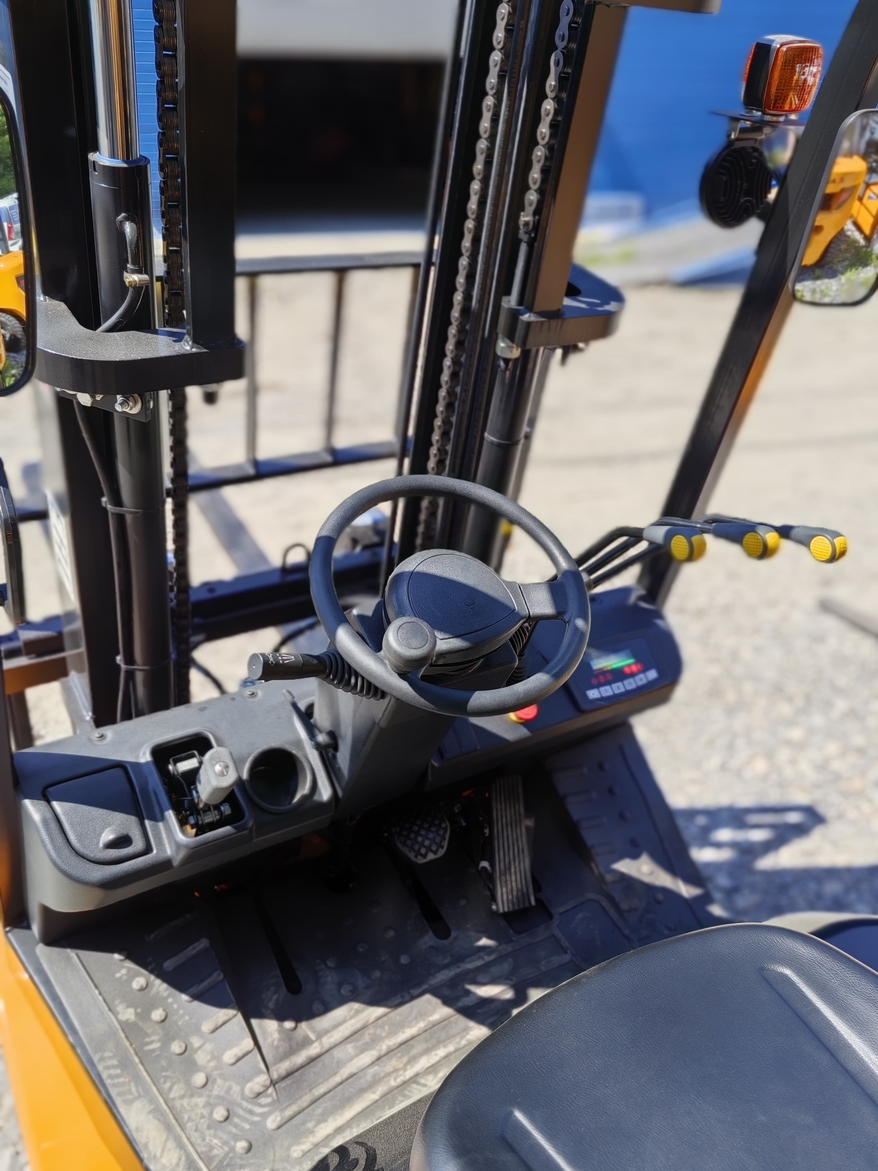 Электропогрузчик Aurora Forklift FB20-YNLZ2 на базе ДВС