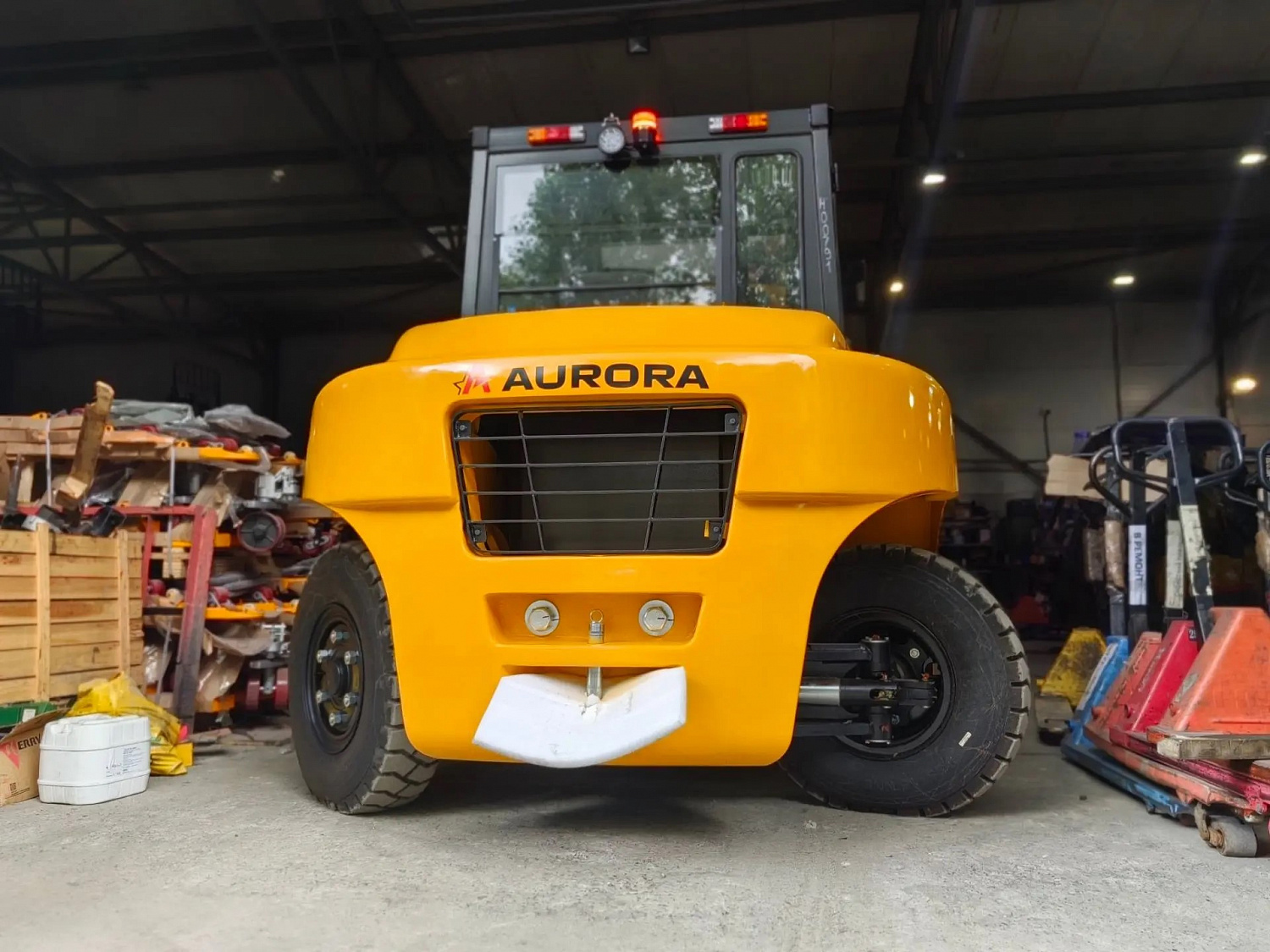 СИБКАР поставил высокотехнологичный электрический вилочный погрузчик Aurora Forklift официальному представителю «БЕЛАЗ» в России