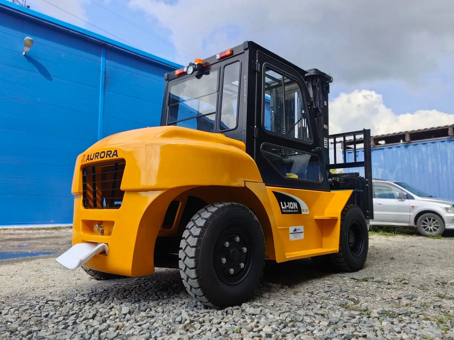 СИБКАР поставил высокотехнологичный электрический вилочный погрузчик Aurora Forklift официальному представителю «БЕЛАЗ» в России